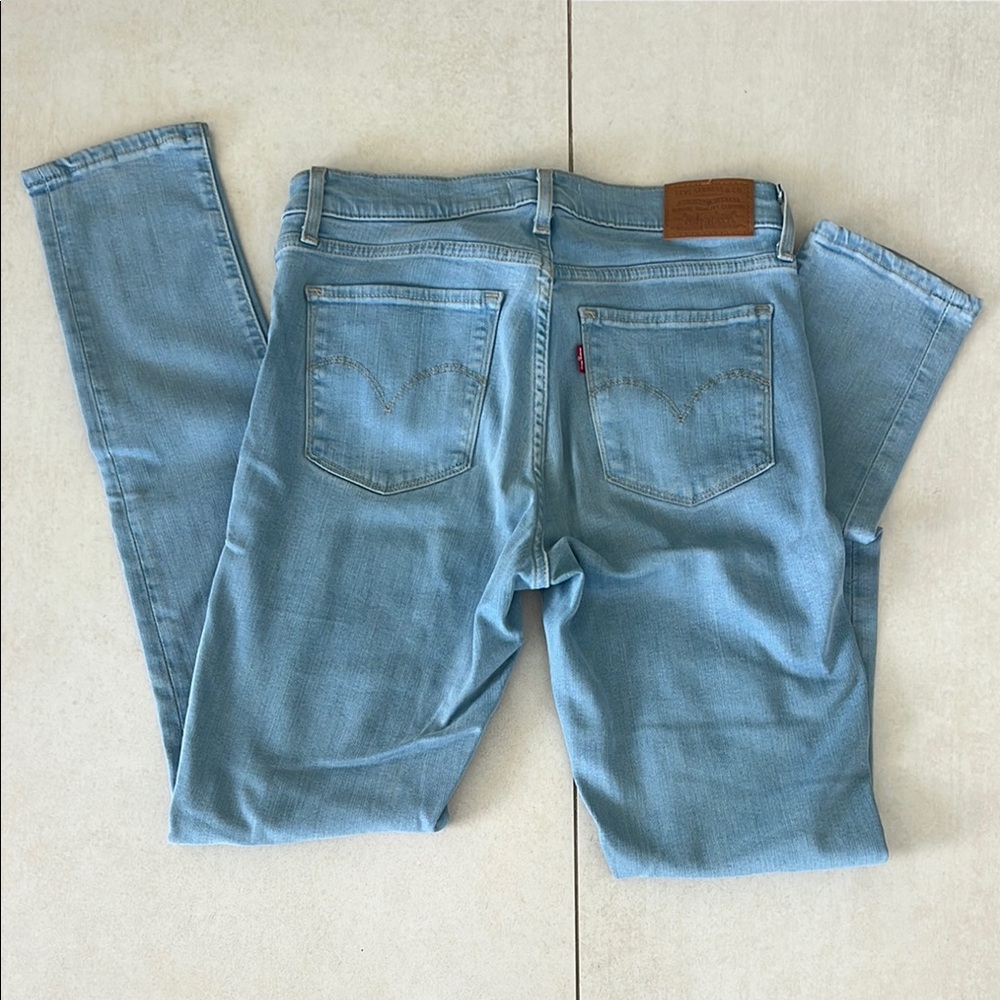 Levi’s 311 Shaping Skinny Jeans - Size 27